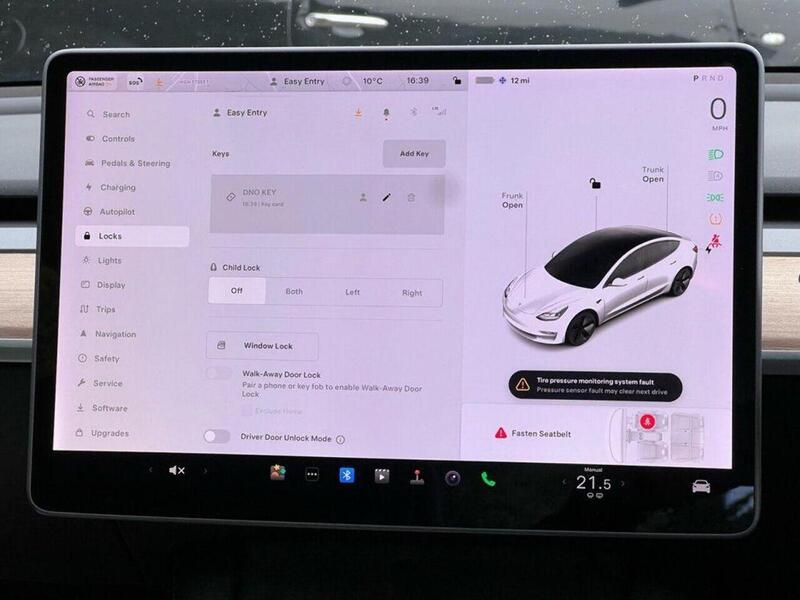 TESLA Model 3 LONG RANGE AWD 4d 302 BHP 1 OWNER FROM NEW|VAT QUALIFYING Saloon Automatic Electric - U9906