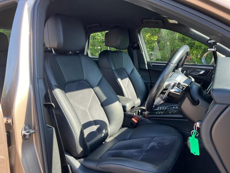 PORSCHE MACAN MACAN 2.0 PDK 5d 248 BHP 1 FORMER KEEPER|E/TAILGATE|R/CAM - U9907