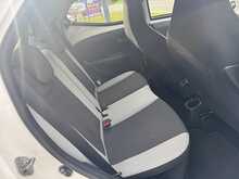 Toyota AYGO 1.0 VVT-i x-play Hatchback 5dr Petrol x-shi