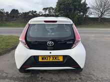 Toyota AYGO 1.0 VVT-i x-play Hatchback 5dr Petrol x-shi