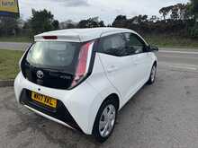Toyota AYGO 1.0 VVT-i x-play Hatchback 5dr Petrol x-shi