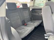 Volkswagen Touran 2.0 TDI Sport MPV 5dr Diesel Manual Euro 5 (138 bhp)