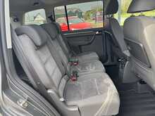 Volkswagen Touran 2.0 TDI Sport MPV 5dr Diesel Manual Euro 5 (138 bhp)
