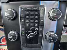 Volvo V40 2.0 D3 R-Design Lux Nav Hatchback 5dr Diesel Manual Euro 5 (s/s) (148 bhp)