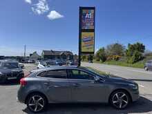 Volvo V40 2.0 D3 R-Design Lux Nav Hatchback 5dr Diesel Manual Euro 5 (s/s) (148 bhp)