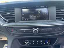 Vauxhall Insignia 1.6 Turbo D BlueInjection Design Sports Tourer 5dr Diesel Manual Euro 6 (s/s) (134 bhp)