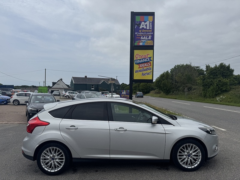 1.6 TDCi Zetec Hatchback 5dr Diesel Manual Euro 5 (s/s) (113 bhp)