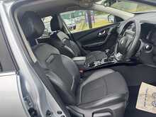 Renault Kadjar 1.3 TCe Iconic SUV 5dr Petrol Manual Euro 6 (s/s) (138 bhp)