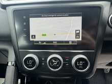 Renault Kadjar 1.3 TCe Iconic SUV 5dr Petrol Manual Euro 6 (s/s) (138 bhp)