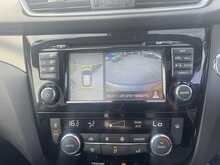 Nissan Qashqai 1.5 dCi N-Connecta SUV 5dr Diesel Manual Euro 6 (s/s) (108 bhp)