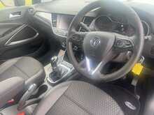 Vauxhall Crossland X 1.2 Turbo ecoTEC Tech Line Nav SUV 5dr Petrol Manual Euro 6 (s/s) (108 bhp)