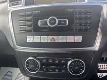 Mercedes-Benz M Class 2.1 ML250 BlueTEC SE SUV 5dr Diesel G-Tronic 4WD (s/s) (202 bhp)