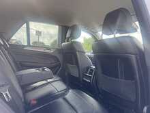 Mercedes-Benz M Class 2.1 ML250 BlueTEC SE SUV 5dr Diesel G-Tronic 4WD (s/s) (202 bhp)