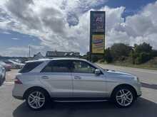 Mercedes-Benz M Class 2.1 ML250 BlueTEC SE SUV 5dr Diesel G-Tronic 4WD (s/s) (202 bhp)