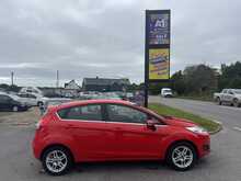 Ford Fiesta 1.0T EcoBoost Zetec Hatchback 5dr Petrol Manual Euro 5 (s/s) (99 bhp)