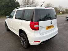 Skoda Yeti 2.0 TDI Black Edition SUV 5dr Diesel DSG 4WD Euro 5 (138 bhp)