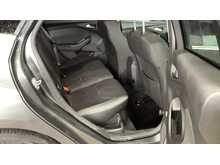 Ford Focus 1.6 TDCi Zetec Hatchback 5dr Diesel Manual Euro 5 (s/s) (113 bhp)