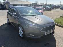 Ford Focus 1.6 TDCi Zetec Hatchback 5dr Diesel Manual Euro 5 (s/s) (113 bhp)