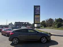 Ford Focus 1.6 TDCi Zetec Hatchback 5dr Diesel Manual Euro 5 (s/s) (113 bhp)