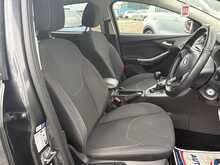 Ford Focus 1.6 TDCi Zetec Hatchback 5dr Diesel Manual Euro 5 (s/s) (113 bhp)