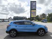 Nissan Qashqai 1.5 dCi N-Connecta SUV 5dr Diesel Manual Euro 6 (s/s) (108 bhp)