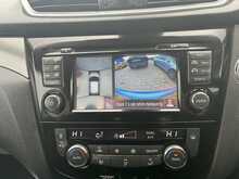 Nissan Qashqai 1.5 dCi N-Connecta SUV 5dr Diesel Manual Euro 6 (s/s) (108 bhp)