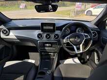 Mercedes-Benz 2.1 GLA220d AMG Line (Premium Plus) SUV 5dr Diesel 7G-DCT 4MATIC Euro 6 (s/s) (168 bp)