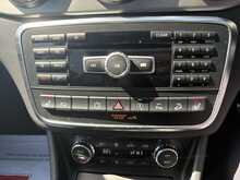 Mercedes-Benz 2.1 GLA220d AMG Line (Premium Plus) SUV 5dr Diesel 7G-DCT 4MATIC Euro 6 (s/s) (168 bp)