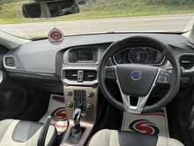 Volvo V40 2.0 D2 Lux Hatchback 5dr Diesel Auto Euro 6 (s/s) (118 bhp)