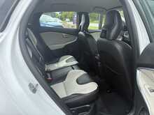 Volvo V40 2.0 D2 Lux Hatchback 5dr Diesel Auto Euro 6 (s/s) (118 bhp)