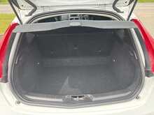 Volvo V40 2.0 D2 Lux Hatchback 5dr Diesel Auto Euro 6 (s/s) (118 bhp)