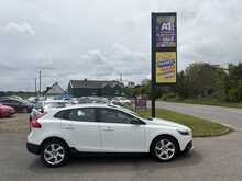 Volvo V40 2.0 D2 Lux Hatchback 5dr Diesel Auto Euro 6 (s/s) (118 bhp)