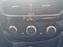 Renault Clio 1.5 dCi Play Hatchback 5dr Diesel Manual Euro 6 (s/s) (89 bhp)