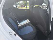 Hyundai i10 1.2 Premium Hatchback 5dr Petrol Manual Euro 5 (86 bhp)