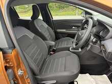 Dacia Sandero Stepway 1.0 TCe Journey Hatchback 5dr Petrol Manual Euro 6 (s/s) (90 ps)