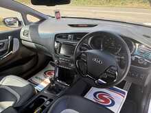 Kia Ceed 1.6 CRDi EcoDynamics 4 Hatchback 5dr Diesel Manual Euro 5 (s/s) (126 bhp)