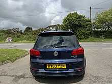 Volkswagen Tiguan 2.0 TDI BlueMotion Tech R-Line SUV 5dr Diesel DSG 4WD Euro 5 (s/s) (175 BHP)