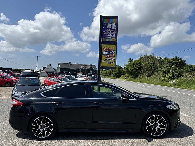 2.0 TDCi Titanium Hatchback 5dr Diesel Powershift Euro 6 (s/s) (207 BHP)