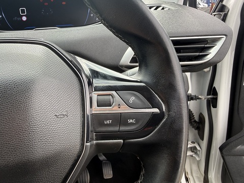 1.2 PureTech Allure SUV 5dr Petrol Manual Euro 6 (s/s) (130 ps)