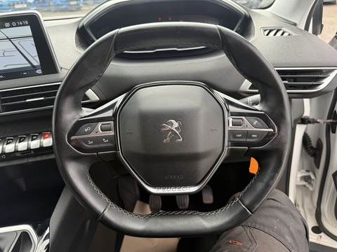 1.2 PureTech Allure SUV 5dr Petrol Manual Euro 6 (s/s) (130 ps)