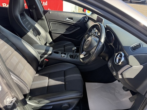 1.6 GLA180 Urban Edition SUV 5dr Petrol Manual Euro 6 (s/s) (122 ps)