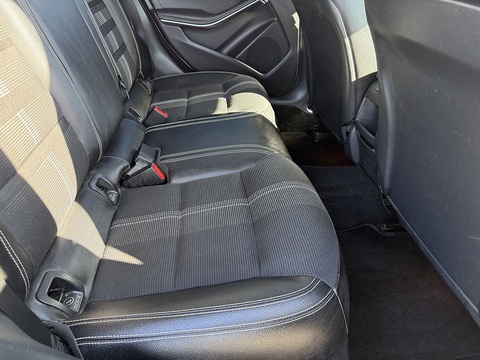 1.6 GLA180 Urban Edition SUV 5dr Petrol Manual Euro 6 (s/s) (122 ps)