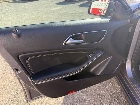 1.6 GLA180 Urban Edition SUV 5dr Petrol Manual Euro 6 (s/s) (122 ps)