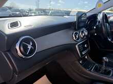 Mercedes-Benz GLA 1.6 GLA180 Urban Edition SUV 5dr Petrol Manual Euro 6 (s/s) (122 ps) 