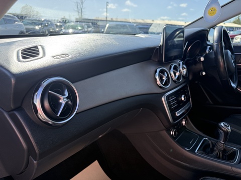 1.6 GLA180 Urban Edition SUV 5dr Petrol Manual Euro 6 (s/s) (122 ps)
