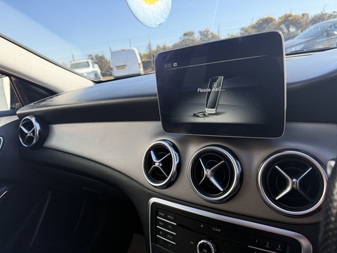 1.6 GLA180 Urban Edition SUV 5dr Petrol Manual Euro 6 (s/s) (122 ps)
