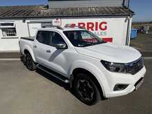 Nissan Navara 2.3 dCi Tekna Pickup Double Cab 4dr Diesel Auto 4WD Euro 6 (190 ps) 