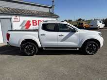Nissan Navara 2.3 dCi Tekna Pickup Double Cab 4dr Diesel Auto 4WD Euro 6 (190 ps) 