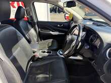 Nissan Navara 2.3 dCi Tekna Pickup Double Cab 4dr Diesel Auto 4WD Euro 6 (190 ps) 