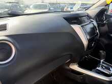 Nissan Navara 2.3 dCi Tekna Pickup Double Cab 4dr Diesel Auto 4WD Euro 6 (190 ps) 